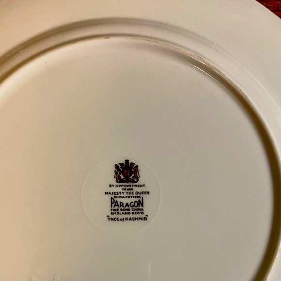 Vtg Paragon by Appointment to Her Majesty The Queen, Tree Of Kashmir 8” Plate - Picture 7 of 9